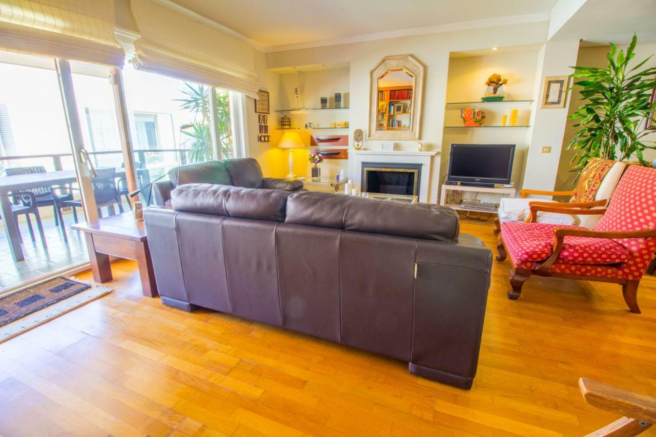 High Quality 40 Meters From Apartment *